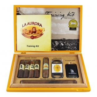 zestaw cygar z obcinarką i zapalniczką sygnowany logiem la aurora