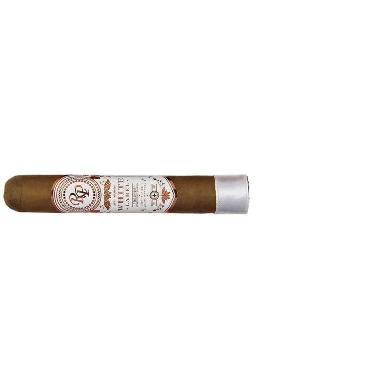 cygaro premium z jasną jedwabista pokrywą w pięknym złoto białym pierścieniu z logo marki rocky patel white label
