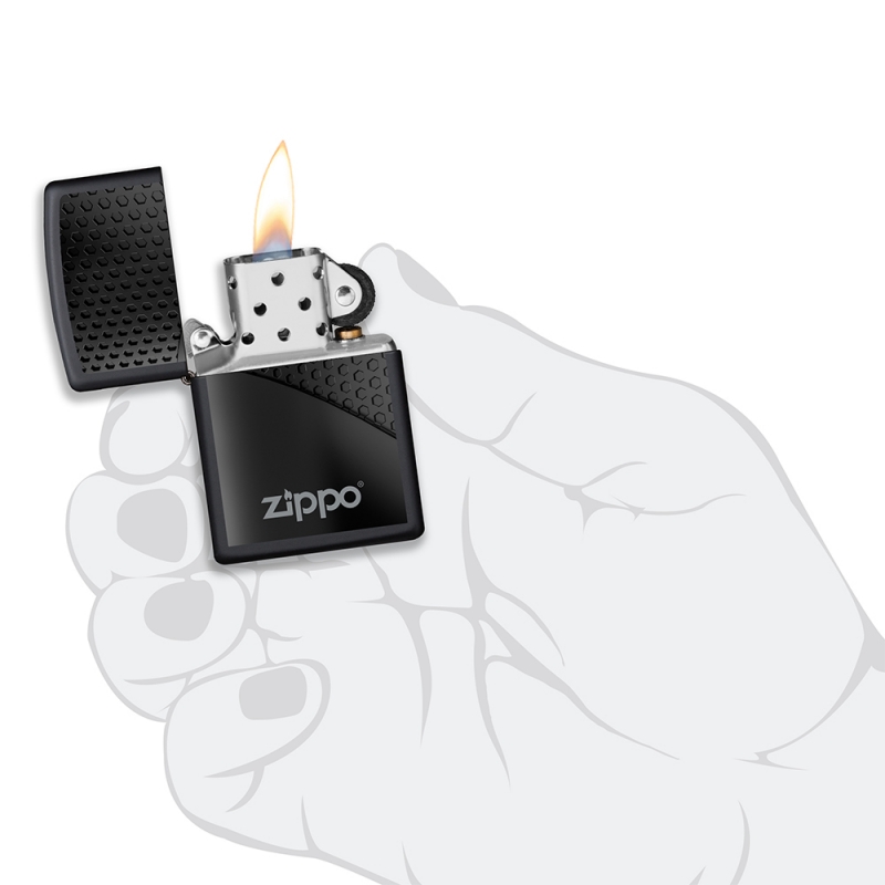 czarna elegancka zapalniczka zippo black hexagon design idealnie leży w dłoni