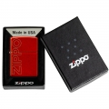 opakowanie czerwonej zapalniczki zippo aw21 logo zippo