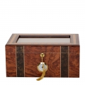 Humidor z szybką zamykany na klucz i cedrową tacką Humidor z szybką zamykany na klucz i cedrową tacką
