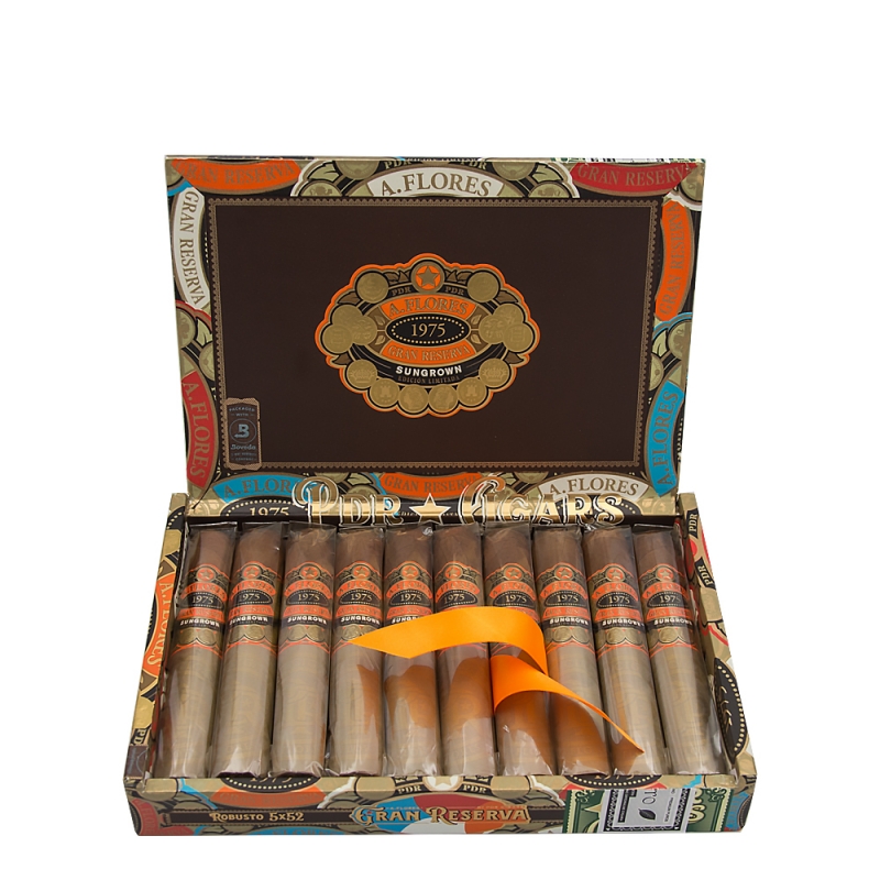 otwarte pudełko cygar PDR A. Flores 1975 Gran Reserva Sungrown Robusto otwarte pudełko cygar PDR A. Flores 1975 Gran Reserva Sungrown Robusto