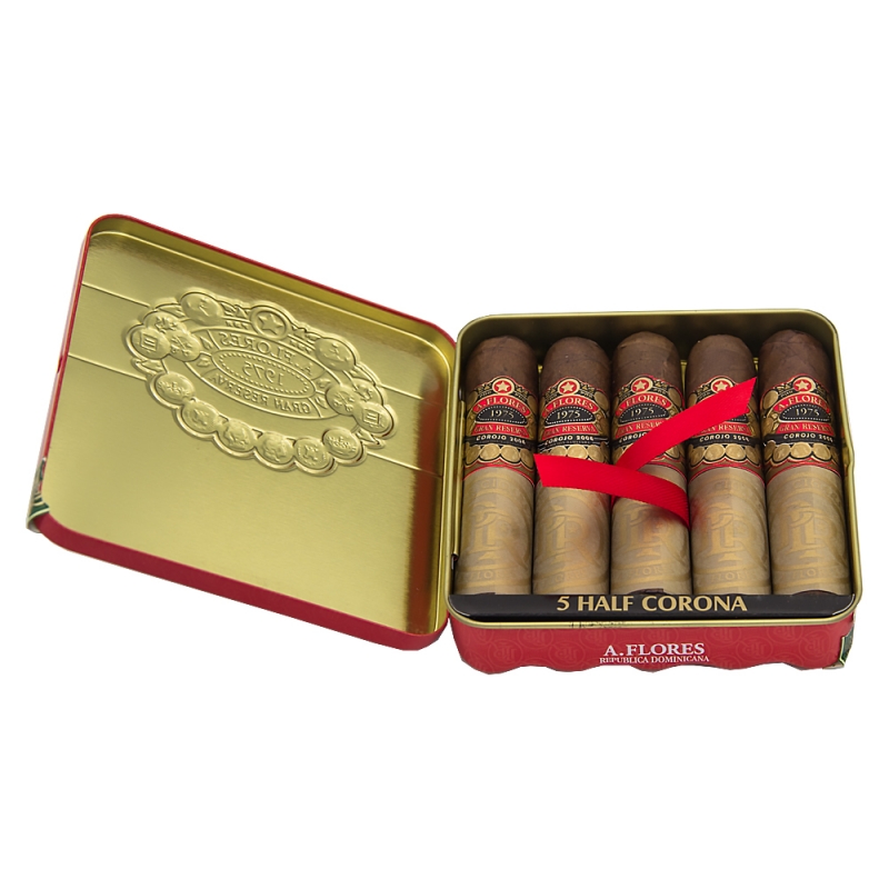 Czerwona blaszka z cygarami PDR A. Flores 1975 Gran Reserva Corojo 2006 Half Corona Czerwona blaszka z cygarami PDR A. Flores 1975 Gran Reserva Corojo 2006 Half Corona