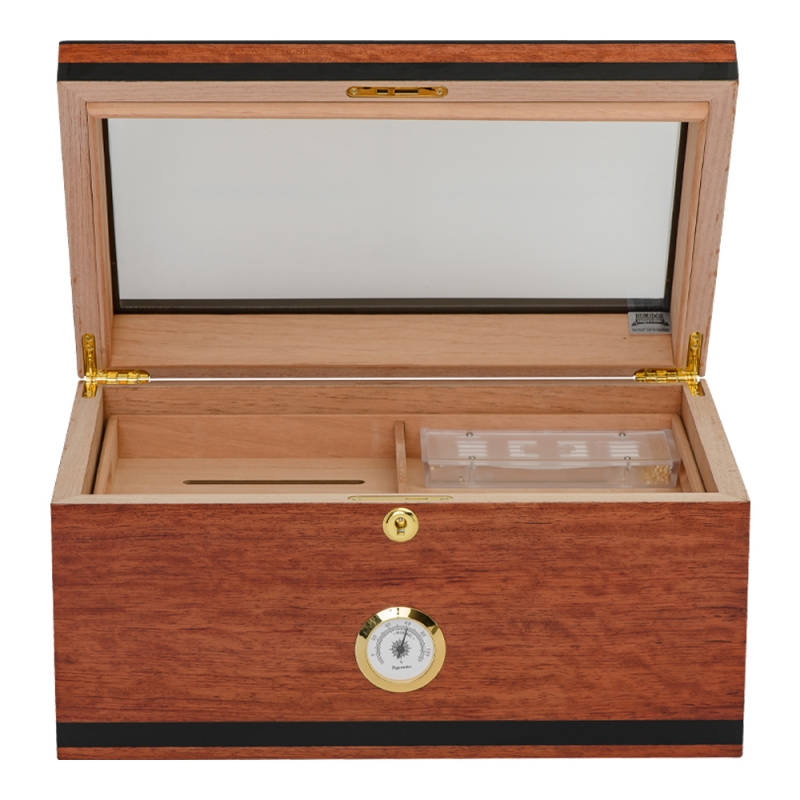 otwarty humidor z szybką u góry w kolorze cherry otwarty humidor z szybką u góry w kolorze cherry