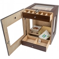 bardzo duży otwarty humidor z przykładowymi akcesoriami bardzo duży otwarty humidor z przykładowymi akcesoriami