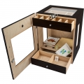 otwarty humidor wielkości szafki z przykładowymi akcesoriami otwarty humidor wielkości szafki z przykładowymi akcesoriami