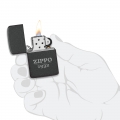 czarna matowa zapalniczka Zippo z systemem windproof czarna matowa zapalniczka Zippo z systemem windproof