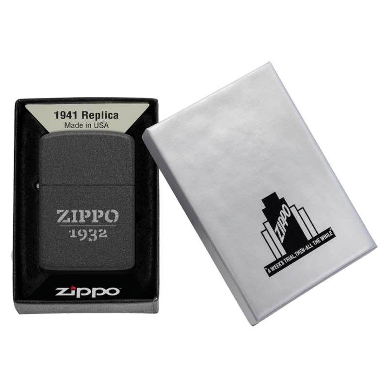 pudełeczko prezentowe z zapalniczką Zippo w środku pudełeczko prezentowe z zapalniczką Zippo w środku
