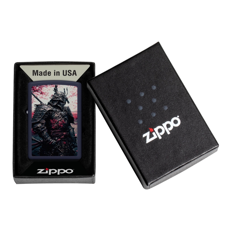 zapalniczka Zippo z wizerunkiem samuraja w czarnym pudełeczku ZIppo zapalniczka Zippo z wizerunkiem samuraja w czarnym pudełeczku ZIppo