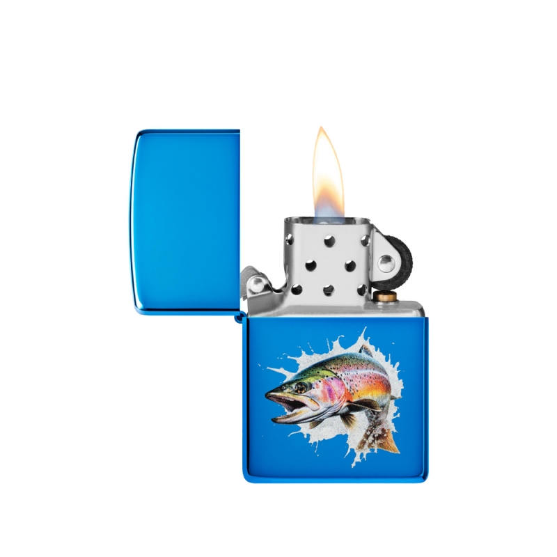 niebieska zapalniczka benzynowa Zippo odpalona płomień typu soft flame niebieska zapalniczka benzynowa Zippo odpalona płomień typu soft flame