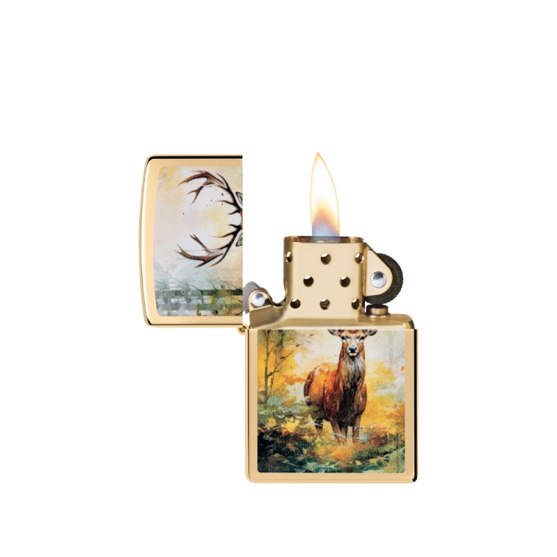 odpalona zapalniczka Zippo w złotym kolorze odpalona zapalniczka Zippo w złotym kolorze