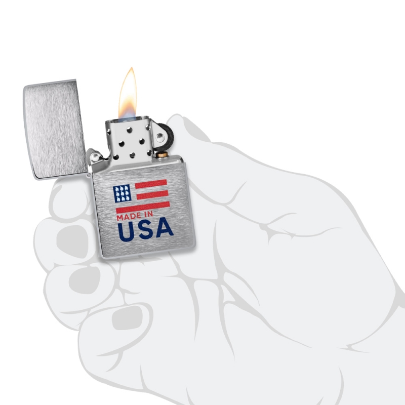 zapalniczka benzynowa ZIppo z flagą USA w srebrnym kolorze zapalniczka benzynowa ZIppo z flagą USA w srebrnym kolorze