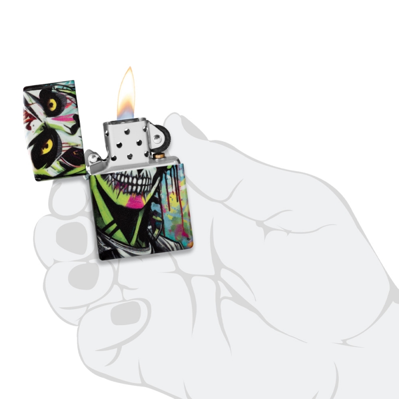 Zapalniczka Zippo Punk Zombie Design 60007395 w dłoni