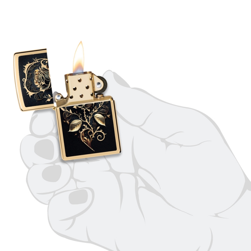 Zapalniczka Zippo Gold Rose Design 60007382 w dłoni Zapalniczka Zippo Gold Rose Design 60007382 w dłoni