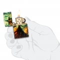 Zapalniczka Zippo Witch Design 60007229 w dłoni Zapalniczka Zippo Witch Design 60007229 w dłoni
