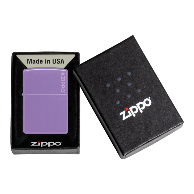 czarne pudełko z logo Zippo z orygianlną zapalniczką benzynową ZIppo