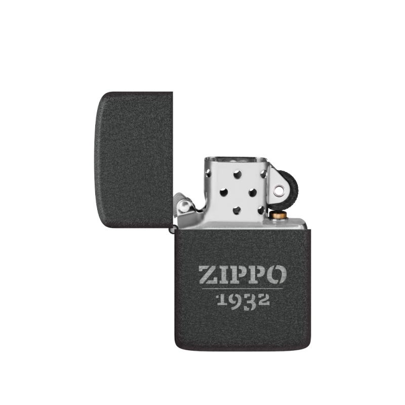otworzona zapalniczka Zippo z datą utworzenia marki otworzona zapalniczka Zippo z datą utworzenia marki