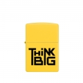 Zapalniczka Zippo Think Big Design 60007284 pokazana od frontu Zapalniczka Zippo Think Big Design 60007284 pokazana od frontu