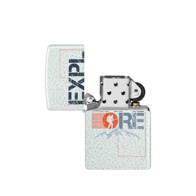 otwarta zapalniczka Zippo z napisem Explore na białym tle otwarta zapalniczka Zippo z napisem Explore na białym tle
