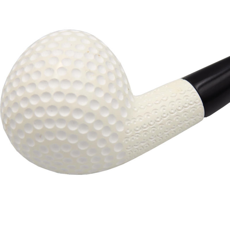 zbliżona głowa fajki w kształcie piłki golfowej z widocznymi szczegółami