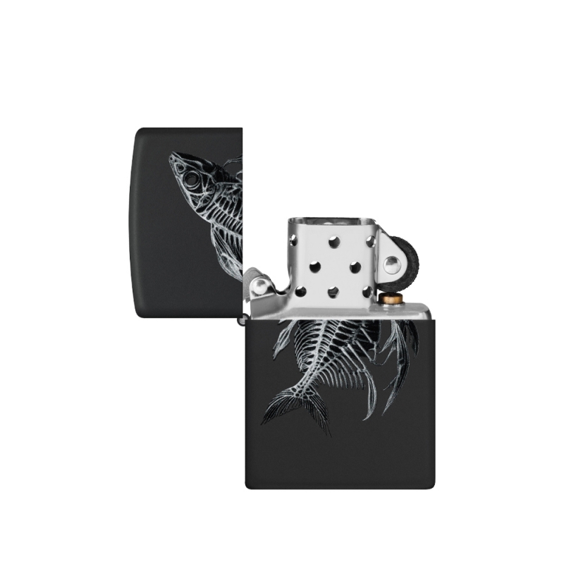 otworzona zapalniczka na benzynę firmy Zippo ze srebrnym wnętrzem otworzona zapalniczka na benzynę firmy Zippo ze srebrnym wnętrzem