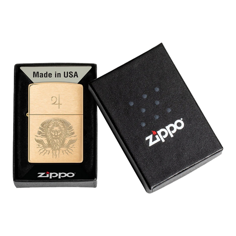 czarne pudełko z logo Zippo z zapalniczką w środku