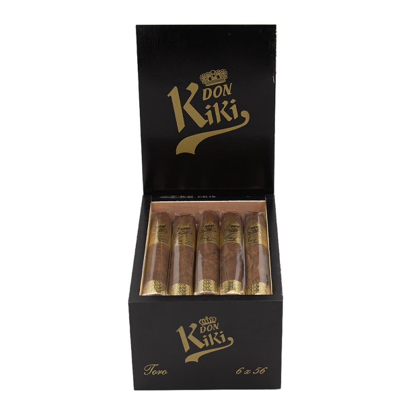 otwarte pudełko z cyagrami Don Kiki Gold Label Toro w środku otwarte pudełko z cyagrami Don Kiki Gold Label Toro w środku