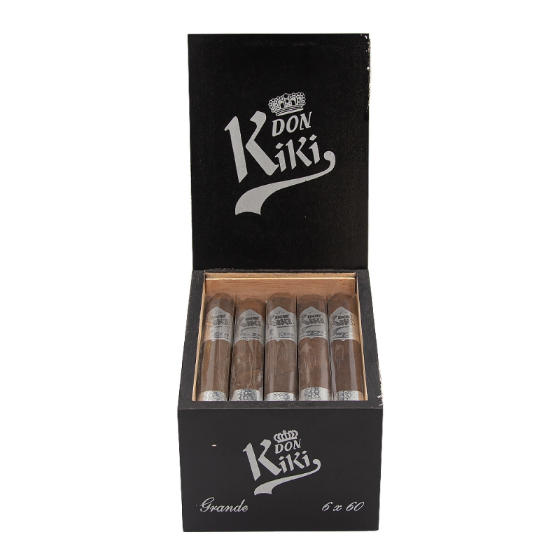 otwarte pudełko z cyagrami Don Kiki Platinum Label Grande w środku otwarte pudełko z cyagrami Don Kiki Platinum Label Grande w środku