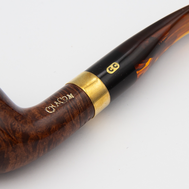 złote łączenie bursztynowego ustnika z drewnianym cybuchem