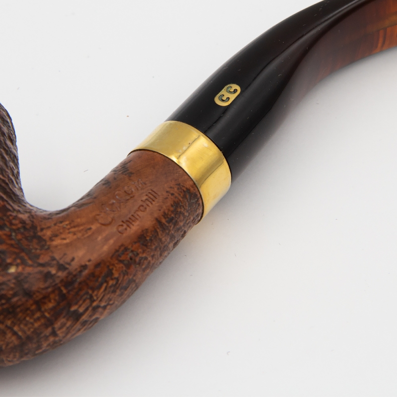 złote łączenie czarnego ustnika z drewnianym cybuchem