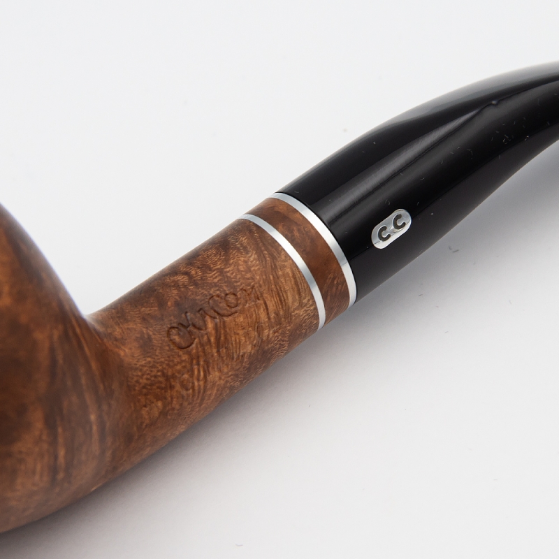 srebrne chromowane linie na początku łączenie cybucha i czarnego ustnika