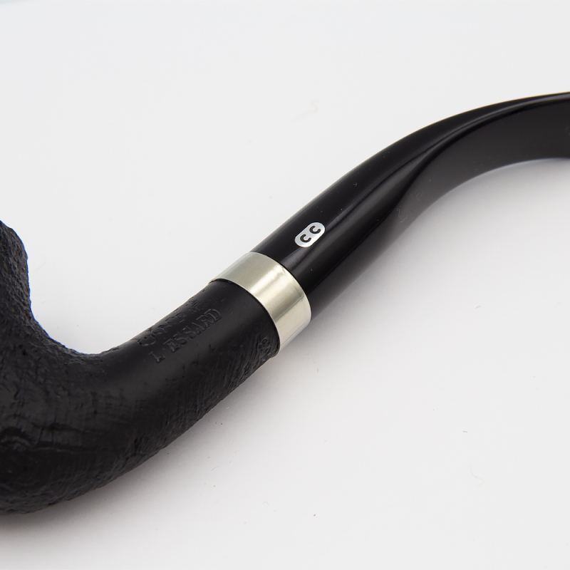 czarna lakierowana fajka ze srebrny chromowanym łączeniem na ustniku
