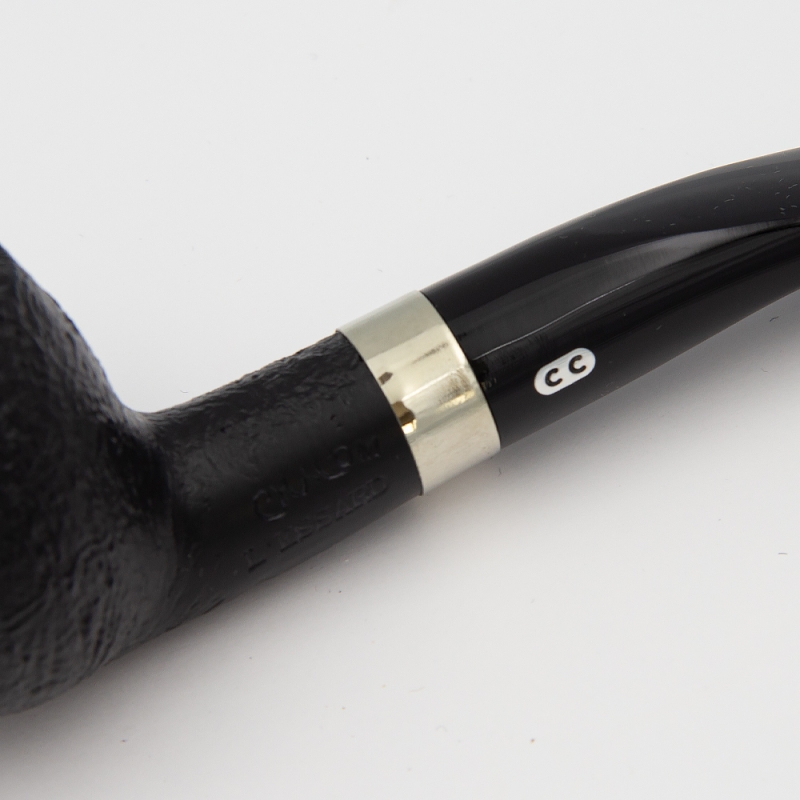 czarna lakierowana fajka Chacom z chromowanym łączeniem na ustniku