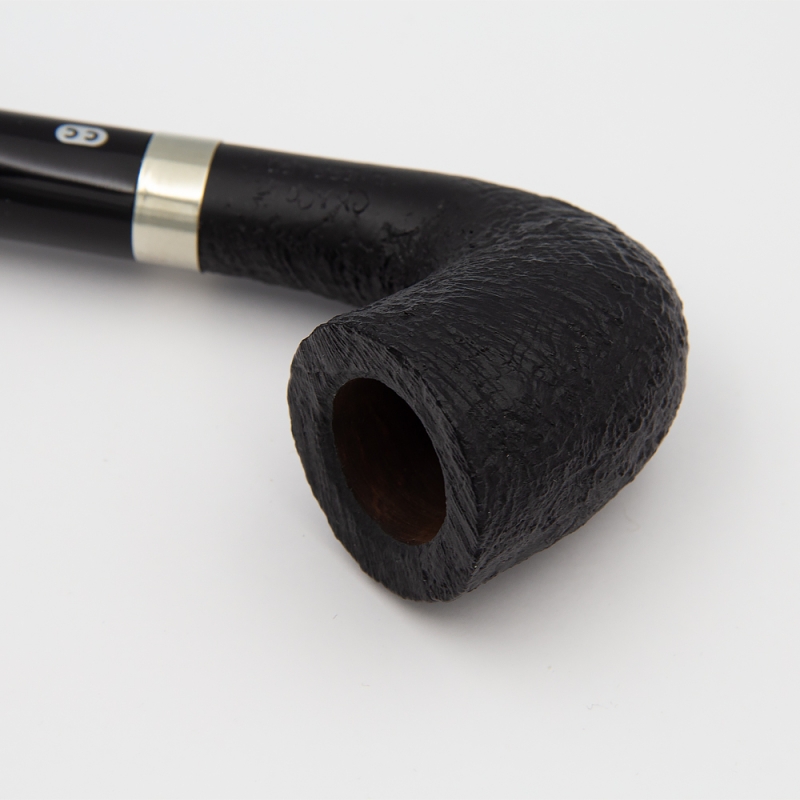 czarny zakrzywiony cybuch ręcznie zdobiony