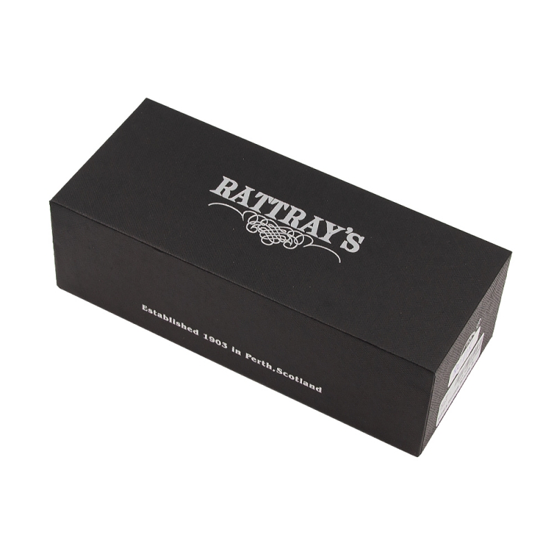 zamknięte czarne pudełko marki RATTRAYS