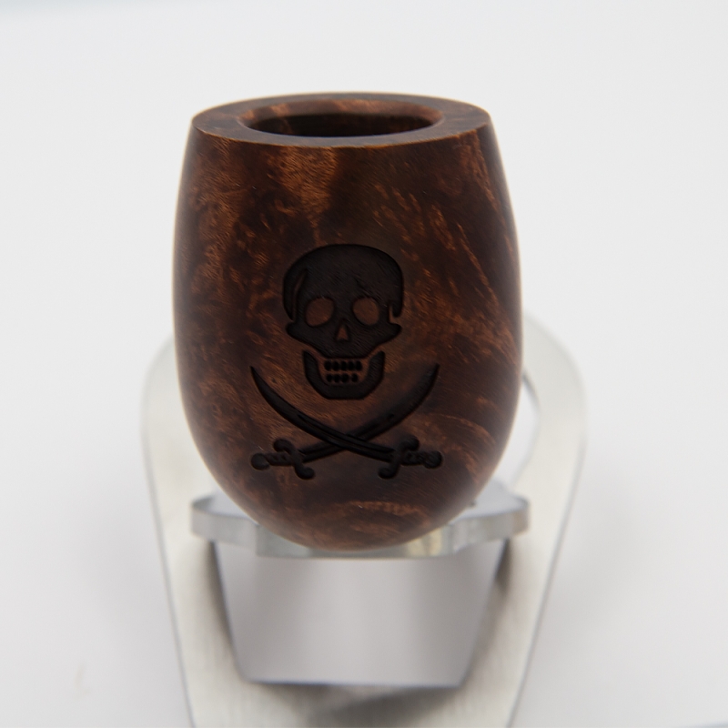 drewniany cybuch od fajki z ręcznie rzeźbioną czaszką z mieczami