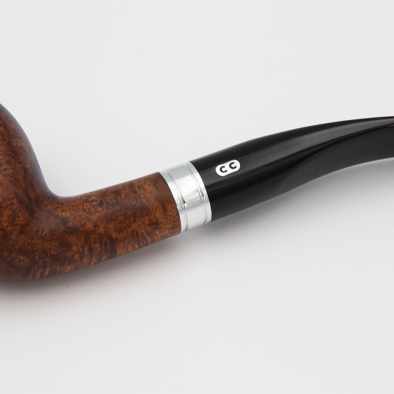 srebrne chromowane łączenie czarnego ustnika z cybuchem