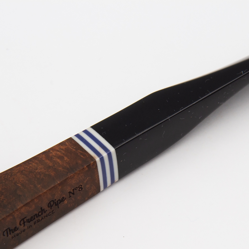 biało neibieski element łączenia ustnika w kolorze czarnym z cybuchem