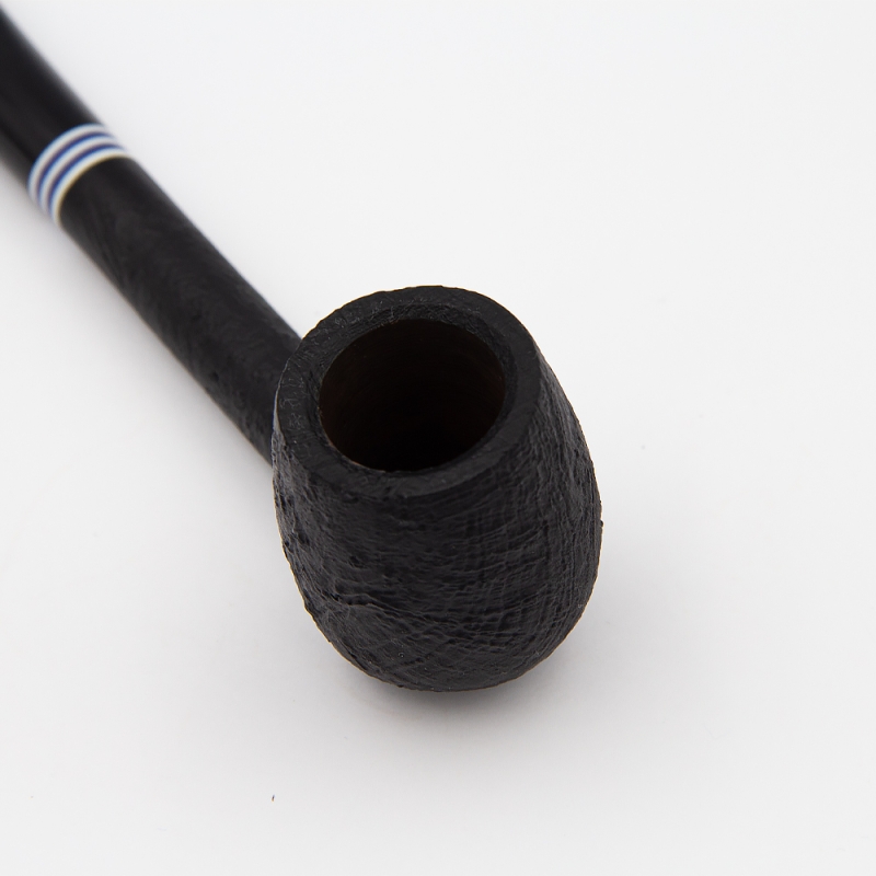 czarny mały ręcznie rzeźbiony cybuch od fajki