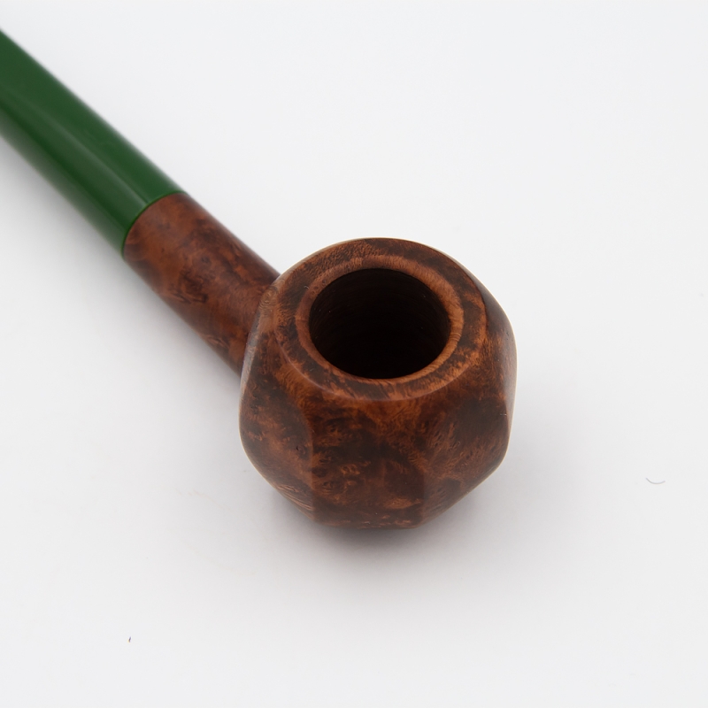 mały sześcienny cybuch od fajki w kolorze jasnego drewna