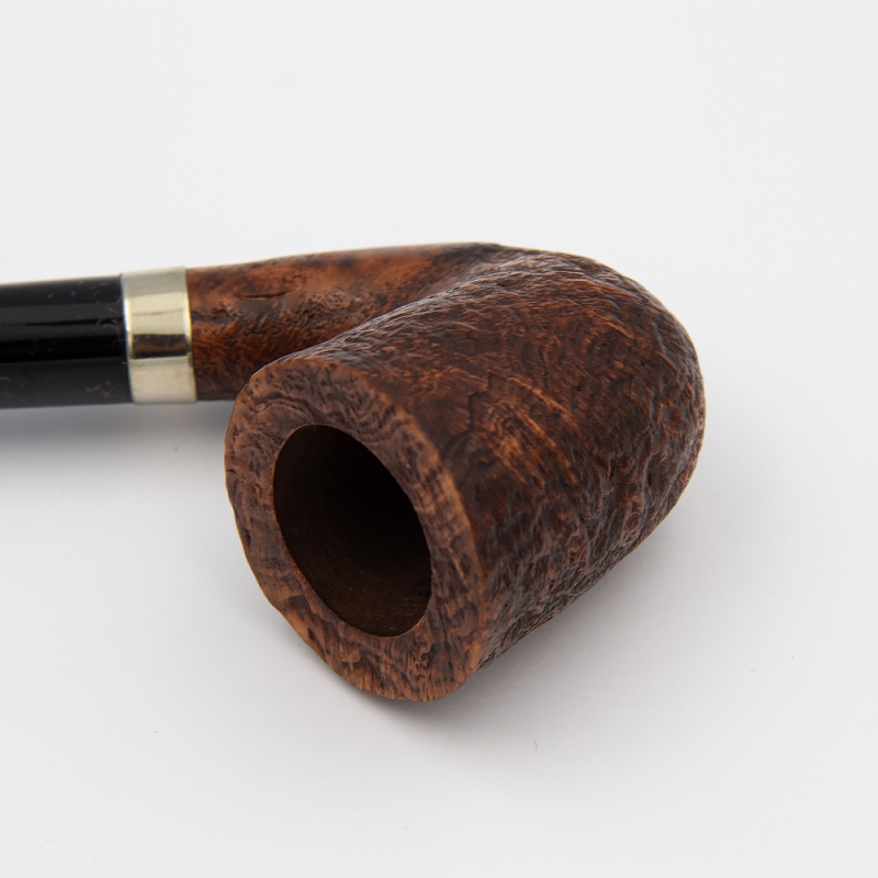 ręcznie rzeźbiony cybuch od fajki w kolorze brązowego drewna