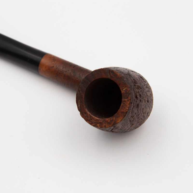 ręcznie rzeźbiony drewniany cybuch od fajki z widocznymi dołkami