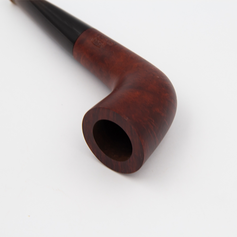 mały unikalny zakrzywiony cybuch z małym ustnikiem