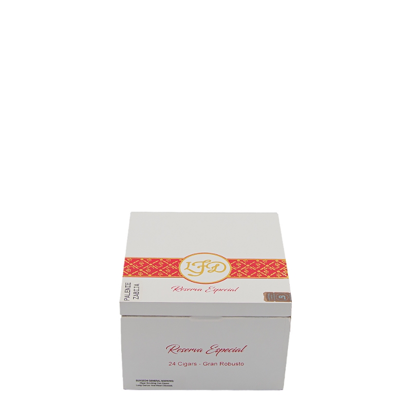 zamknięte pudełko z łagodnymi cygarami marki LFD w Środku