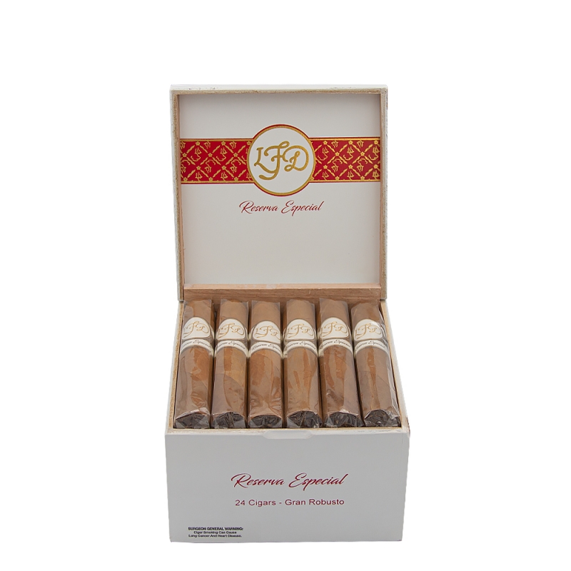 białe pudełko wypełnione cygarami LFD w rozmiarze grand robusto