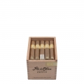 delikatne cygara w drewnianym pudełku z Nikaragui