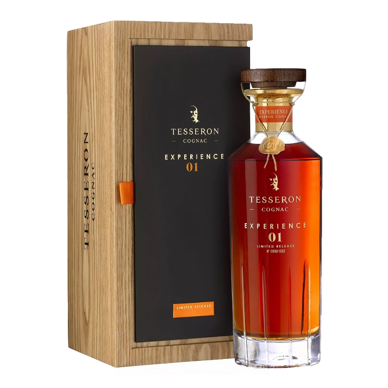 butelka prestiżowego koniaku Tesseron z drewnianym pudełkiem