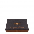 zamknięte na magnes pudełko na cygara marki Laura Chavin
