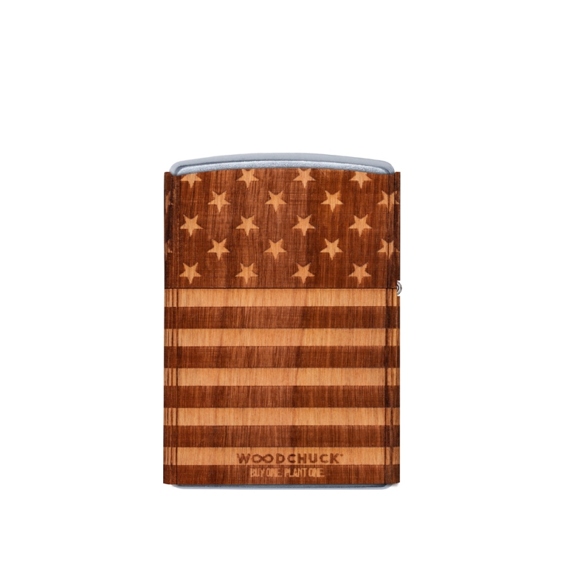 metalowa zapalniczka Zippo z naturalnym drewnianym wzorem flagi USA owiniętym wokół obudowy