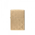 metalowa zapalniczka z efektem błyszczącego mosiądzu i bogato grawerowanym patternem wokół klasycznego logo płomienia